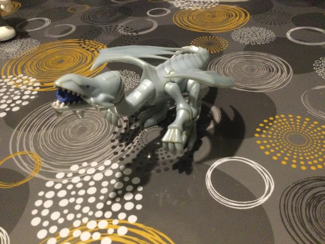 FIGURINE YU GI oh DRAGON BLANC AUX YEUX BLEUS kazuki takahashi 1996