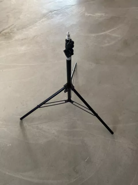 Neewer Light Stand - 92-200cm Adjustable Sturdy Tripod Stand for Photography
