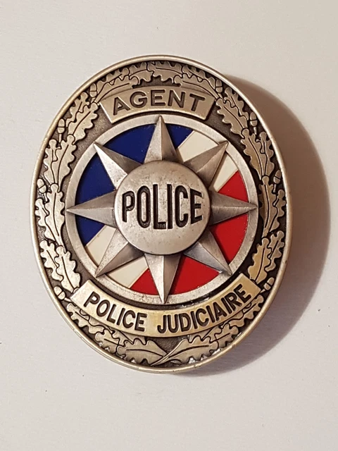Insigne de police or isolé | Vecteur Gratuite Insigne de police or isolé | Vecteur Gratuite