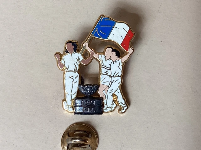 Pin's Arthus Bertrand – Tennis Coupe Davis 1991, FFT, Collector