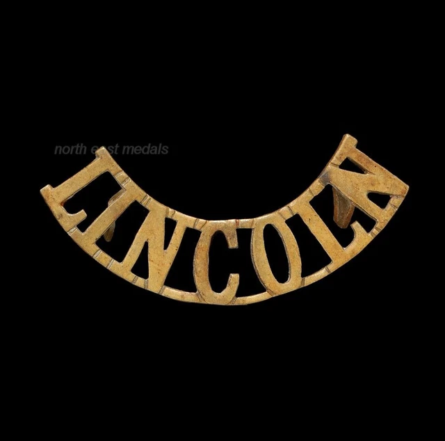 Lincolnshire Regiment 'LINCOLN' Shoulder Title Badge