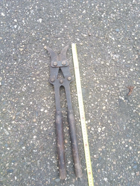 Ancienne Pince En Fonte C Noire 4 Pouces Outillage Vintage