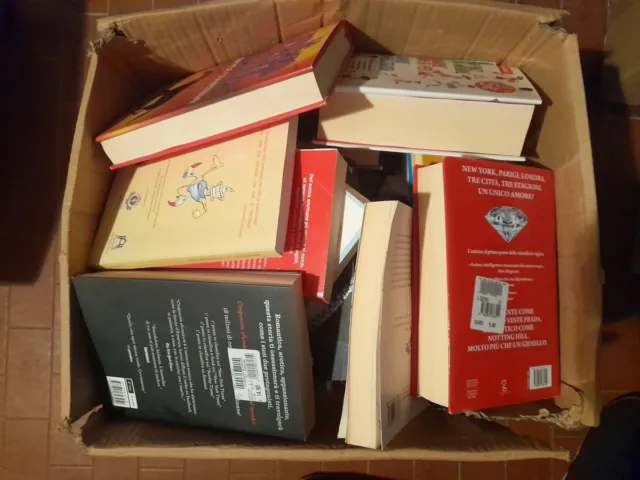 BOX lotto blocco STOCK di 50 LIBRI misti x mercatini librerie bazar negozi casa