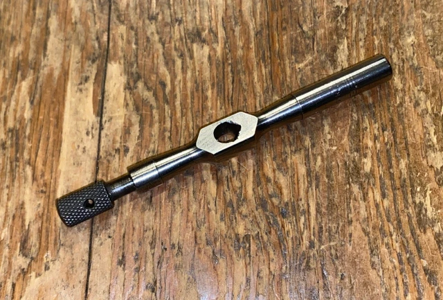 Clé à Tarauder Eclipse E240 - Longueur 110 Mm - Pour Tarauds D'Ingénieur - Écrou Moleté De Blocage - 8