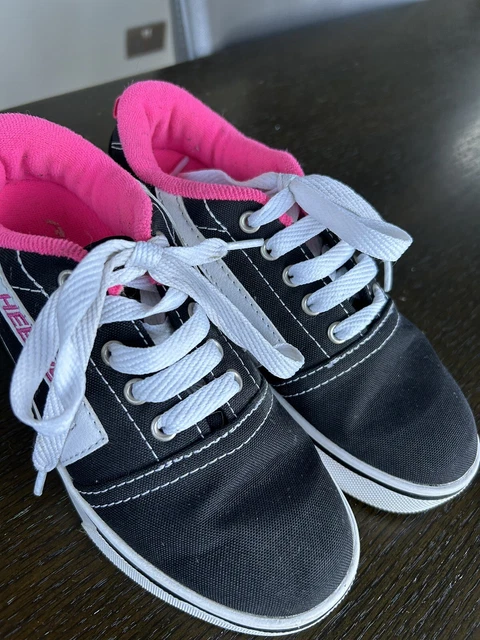 Girls Heelys skate shoes size 2 Hardly worn!