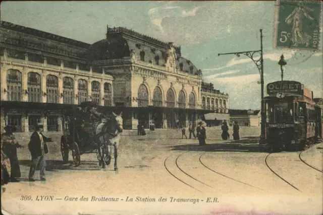 71445504 Strassenbahn Pferdekutsche Lyon Gare des Brotteaux