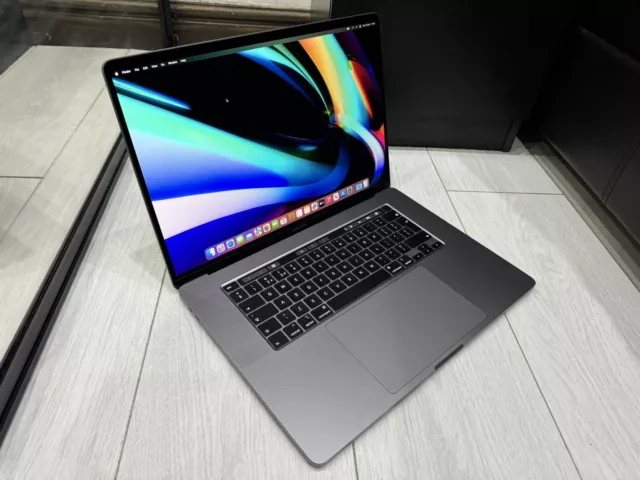 Apple MacBook Pro Retina 16"" 2019 512GB SSD 16GB RAM 2,6 GHz 6-Core i7 5300M 4GB