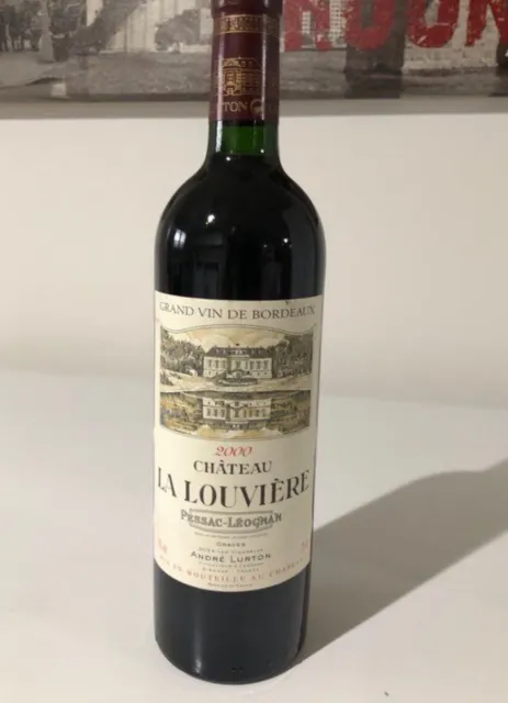 Grand Vin Rouge Bordeaux grand cru Pessac Leognan 2000 LA LOUVIERE