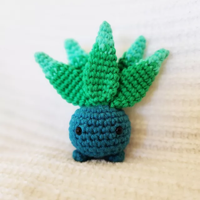 Oddish, Pokemon, llavero, tejido a mano, crochet, kawaii, peluche, juguete