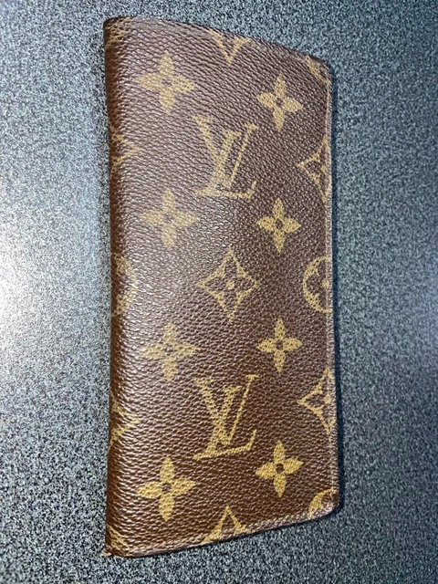 LOUIS VUITTON Etiu Lunette Monogram Eyeglass Case