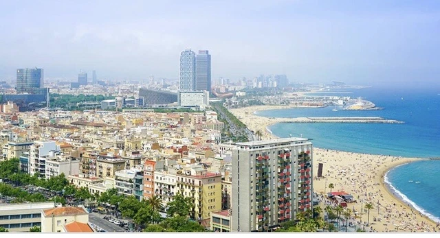 August 2019: 4 One-way flights tickets - Barcelona to London August 2019: 4 One-way flights tickets - Barcelona to London