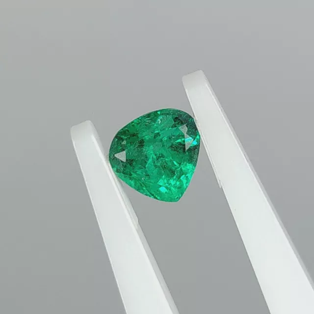 DEEP GREEN NATURAL COLOMBIAN CUT EMERALD FROM MUZO 0.48 Ct. W/ GIA ALUMNI CHECK