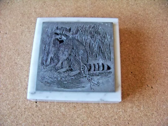 Raccoon & frog in reeds metal plate mounted on marble base paperweight desktop