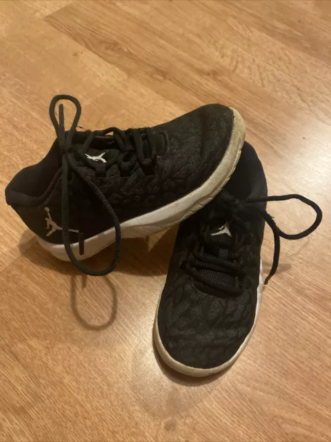 Kids hotsell trainers 8.5