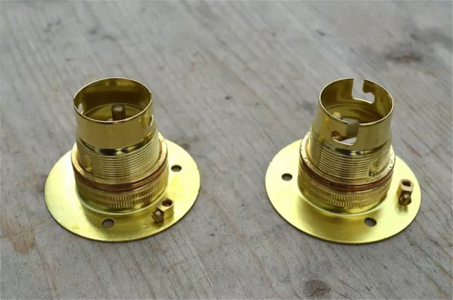 X2 Brass Bayonet B22 Lamp Bulb Holder Lamp Holder Earthed C/W Shade Ring 9E