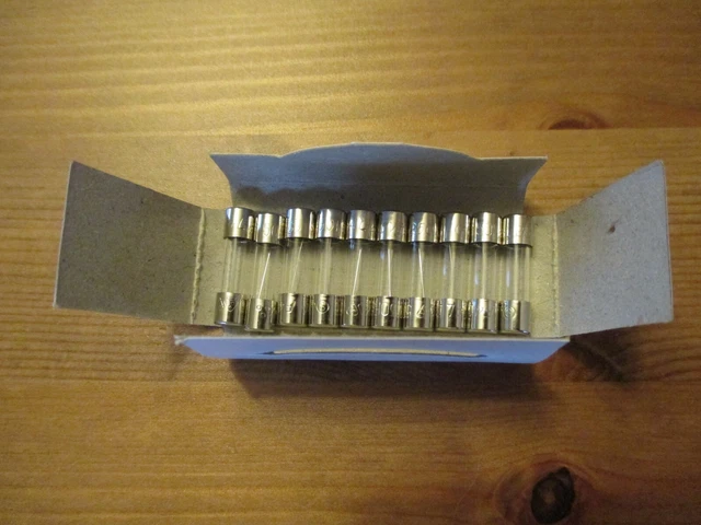 Lot de 40 fusibles rapides F - 5X20mm - 4A - IEC 127