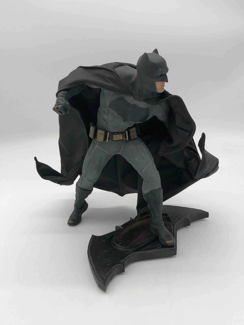 DC Collectibles Batman vs. Superman: Dawn of Justice: Batman Statue