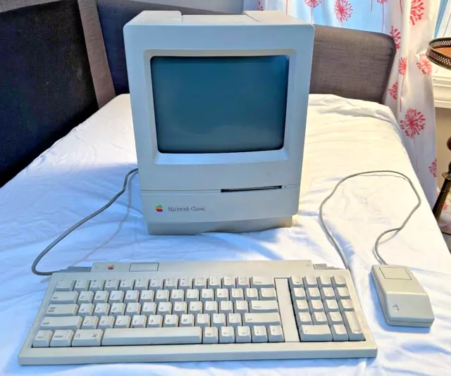 Vintage Apple Macintosh Classic Computer Keyboard, Mouse - 1991 - AS IS M1420