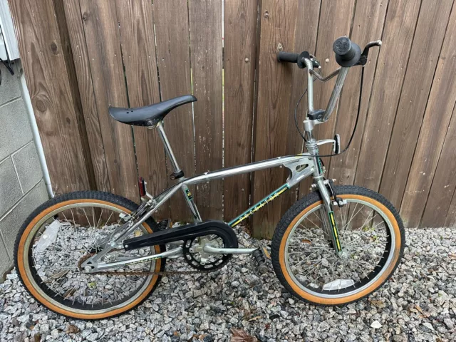 VTG 1983 Old School BMX FREESTYLE Schwinn Predator ATARI CROMO FREE SURVIVOR VTG 1983 Old School BMX FREESTYLE Schwinn Predator ATARI CROMO FREE SURVIVOR