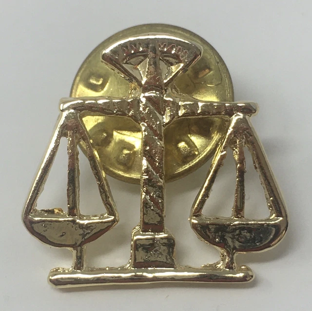 VINTAGE ? SCALES OF JUSTICE Gold Color Attorney Pin Lapel Button Lawyer