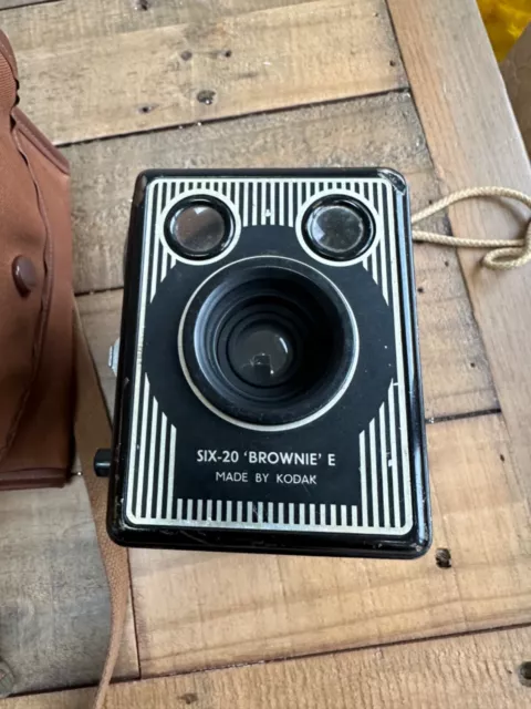 Kodak Brownie Six-20 Model D Box Camera Vintage Untested