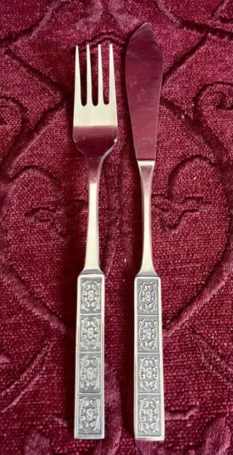 Wiltshire Burgundy 2 Piece FISH SET, 1 X KNIFE, 1 X FORK for 1 Person, MCM