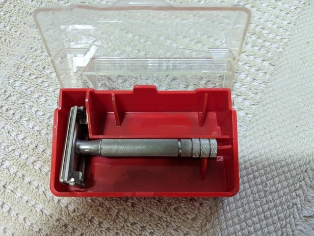 Vintage Gillette Super Speed One Piece Razor Pre-Date Code in Plastic Case