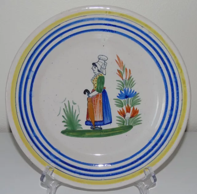 Porquier Beau - Assiette en faïence de Quimper, décor de Bretonne (1)