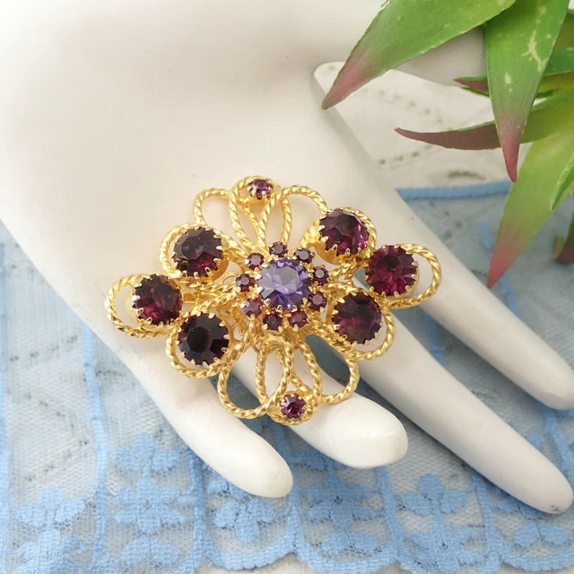 Vintage Purple Curved Dome Rhinestone Gold Tone Twisted Rope Pin Brooch