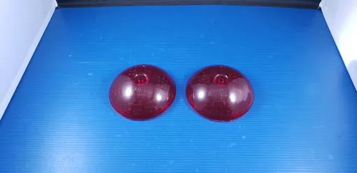 Paire de cabochons feu arrière ML super 55 en plastique rouge NEUF d' origine