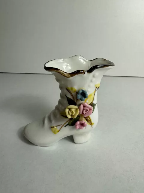 Botte à talon en porcelaine blanche avec fleur fait à la main