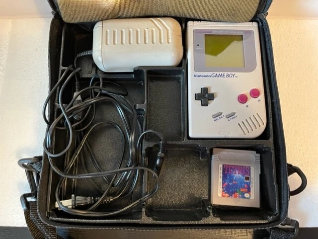 Nintendo Original GameBoy Console Tested & Working No Yellowing Case and Tetris Nintendo Original GameBoy Console Tested & Working No Yellowing Case and Tetris