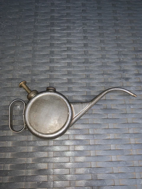 Vintage  DIAMOND BRAND ENGLISH OIL CAN Oiler