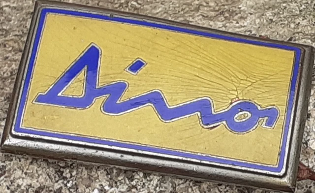 Enjoliveurs Autocollants 3D Pour Jantes De Voiture Croix De Fer Chromée