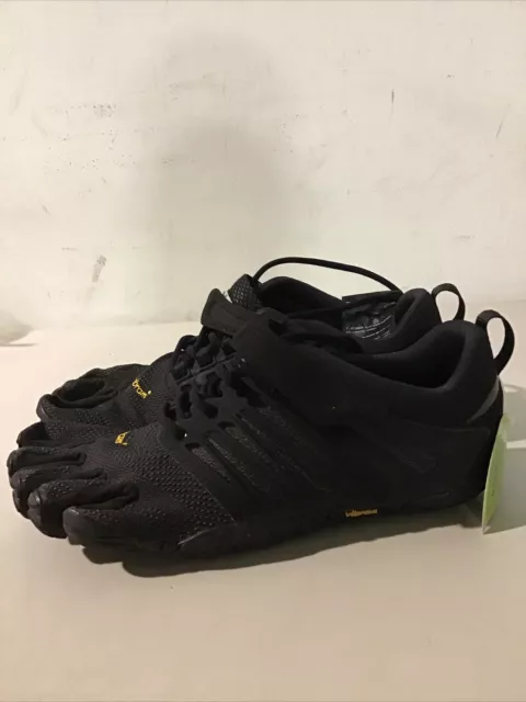 Vibram FiveFingers Men's V-Train Cross-Trainer Shoe, Black Out Size  8.5-9