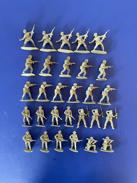 AIRFIX/BRITAINS/TSSD/CTS SOLDATINI 1/32 TSSD German Infantry in greatcoat EUR 40,00 - FR