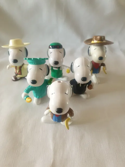 6 Snoopy Figures McDonalds  World Tour Happy Meal Toys  Lot, bulk. COLLECTABLE.