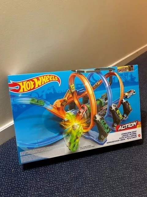 Hot Wheels Corkscrew Crash Track Set