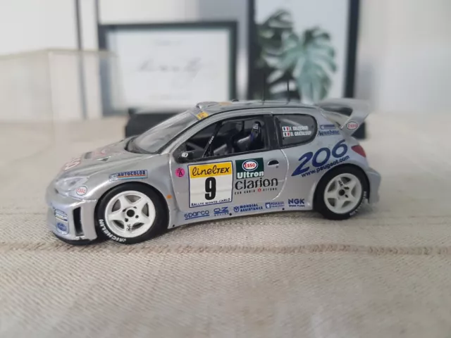 skid 1/43, Peugeot 206 wrc , delecour  grataloup n°9 rallye monte carlo ixo