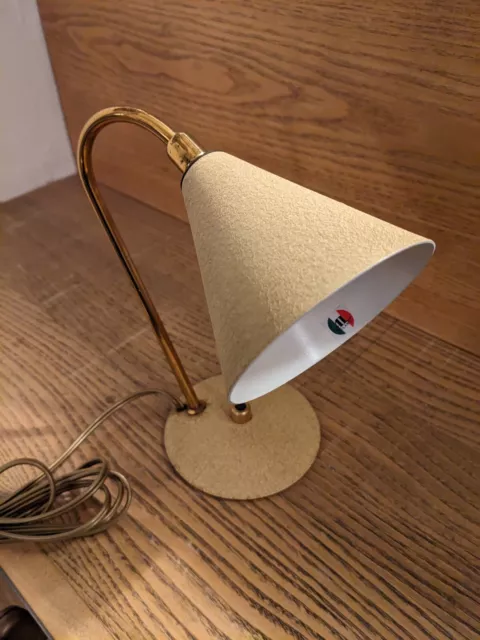 Lampe cocotte GINO SARFATTI ARTE LUCE vintage 1950 en très bon état. La lampe es