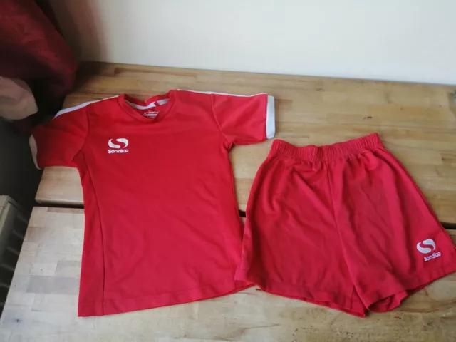 SONDICO Red Football Kit Shirt Shorts Junior Size 3-4/5-6 years WASHED & CLEANED
