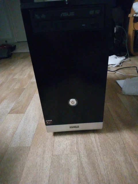 PC grande tour AMD A8 6600k 4 coeurs 4Go 256 SSD 500 HDD HDMI wifi win10