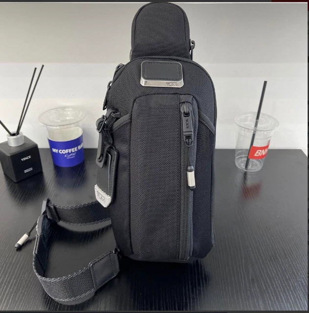 TUMI ALPHA BRAVO Esports Pro Sling 2325002 Black Upper U-shaped zipper pocket