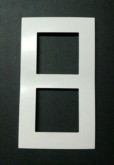 Plaque Espace Lumière Triple Verticale Arnould 60862 (608 62) - Neuf, Entraxe 57mm (pas 71mm), Blanc