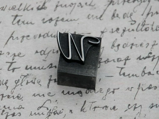 W iniziale lettera di piombo timbro sigillo timbro lettera lettera sigillo lettera