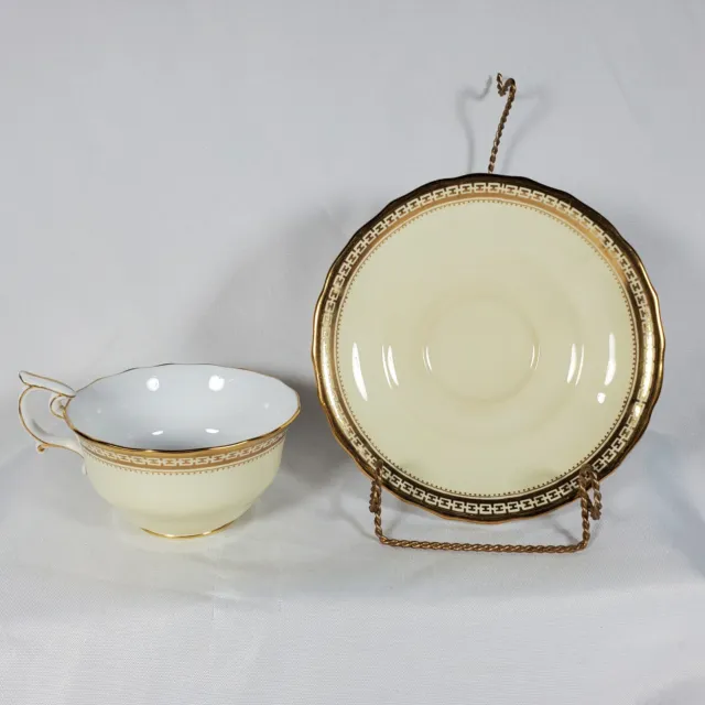Spode Copelands China Tea Cup and Saucer Set Cream with Gold Trim Pattern