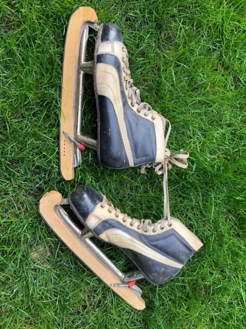 Antik Schlittschuhe Kanada Fa. Fuchs selten rar Eishockey