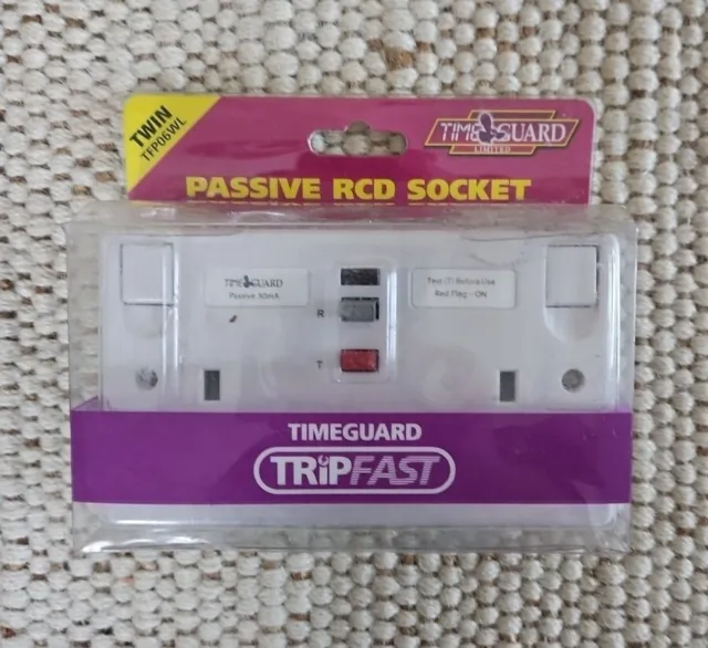 Timeguard 2 Gang RCD Double Socket TFP06WL Passive 13 AMP 30MA Switched Outlet
