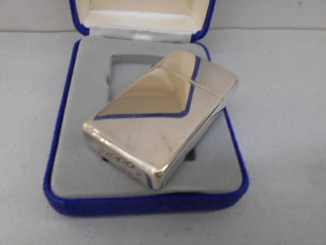 Vintage STERLING Slim Zippo 1989 Italic Logo Oil Lighter w/ Velour Box Unfired