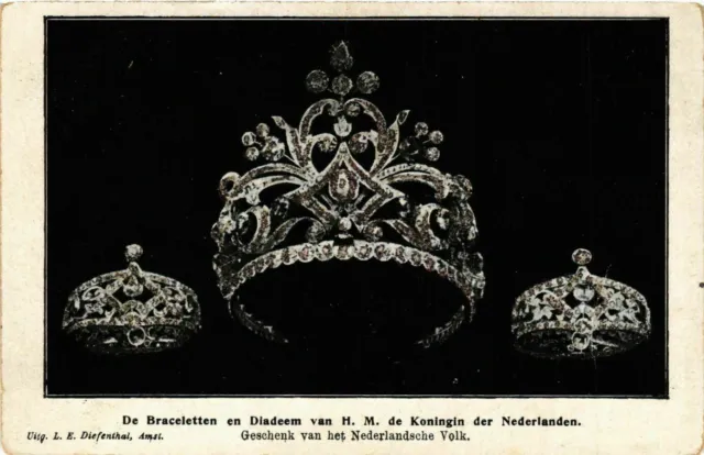 CPA AK De Braceletten en Diadem van HM de Koningin DUTCH ROYALTY (842233)